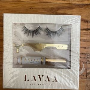 NIB LAVAA FLIRTY EYELASH KIT